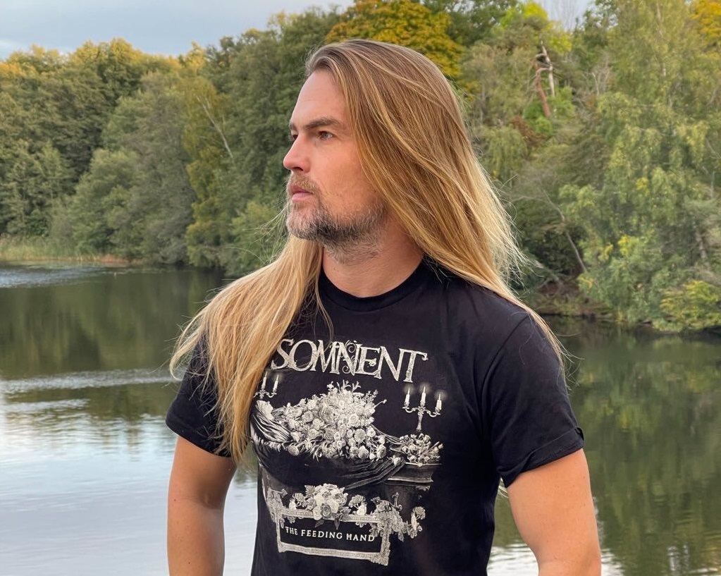 oktober 2024 som contentmarknadsförare och musiker